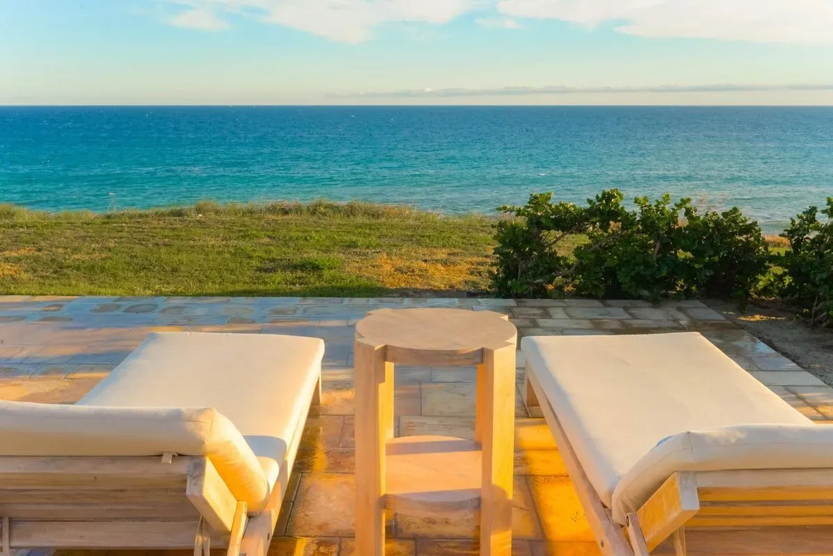 Elegant Oceanfront 5BR Villa w/ Amazing Pool