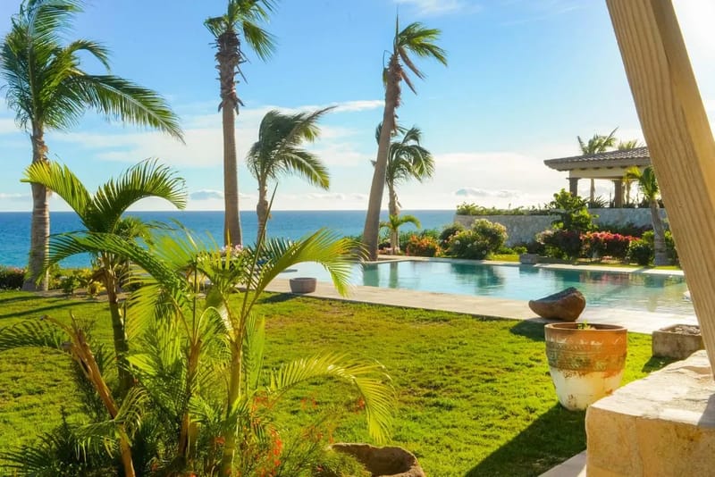 Elegant Oceanfront 5BR Villa w/ Amazing Pool