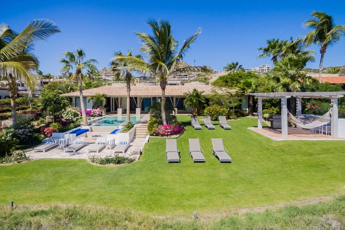 Elegant Oceanfront 5BR Villa w/ Amazing Pool