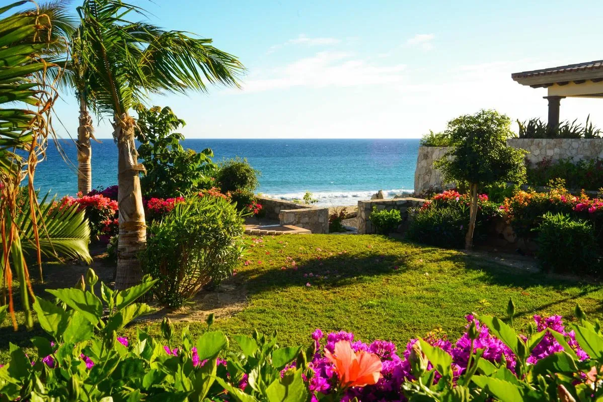 Elegant Oceanfront 5BR Villa w/ Amazing Pool