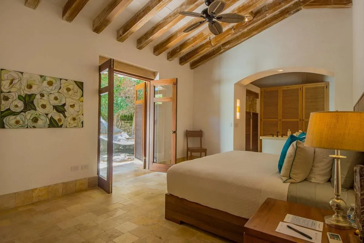 Elegant Oceanfront 5BR Villa w/ Amazing Pool