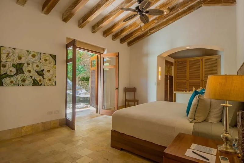 Elegant Oceanfront 5BR Villa w/ Amazing Pool