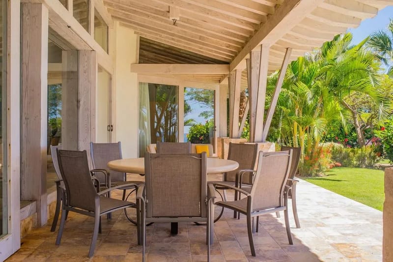 Elegant Oceanfront 5BR Villa w/ Amazing Pool