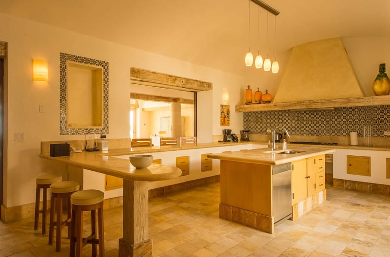 Elegant Oceanfront 5BR Villa w/ Amazing Pool