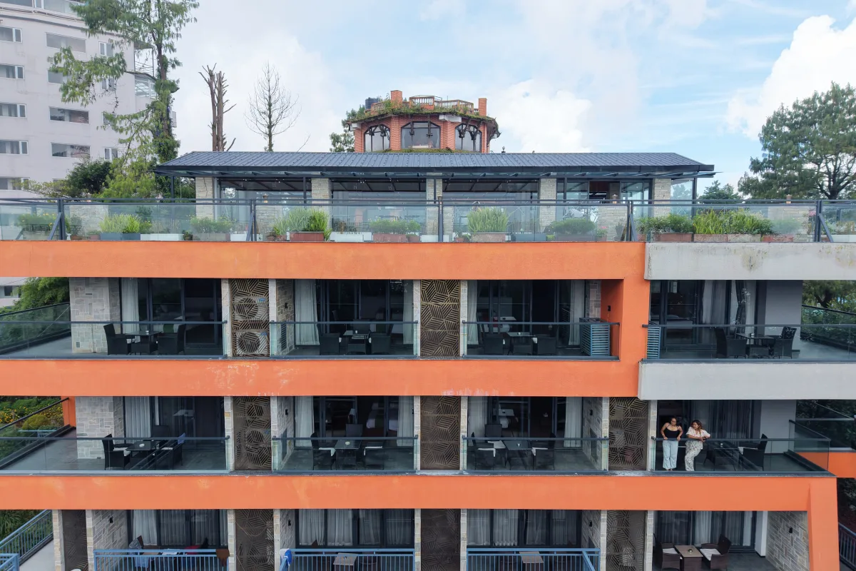 Parte frontal del edificio nuevo