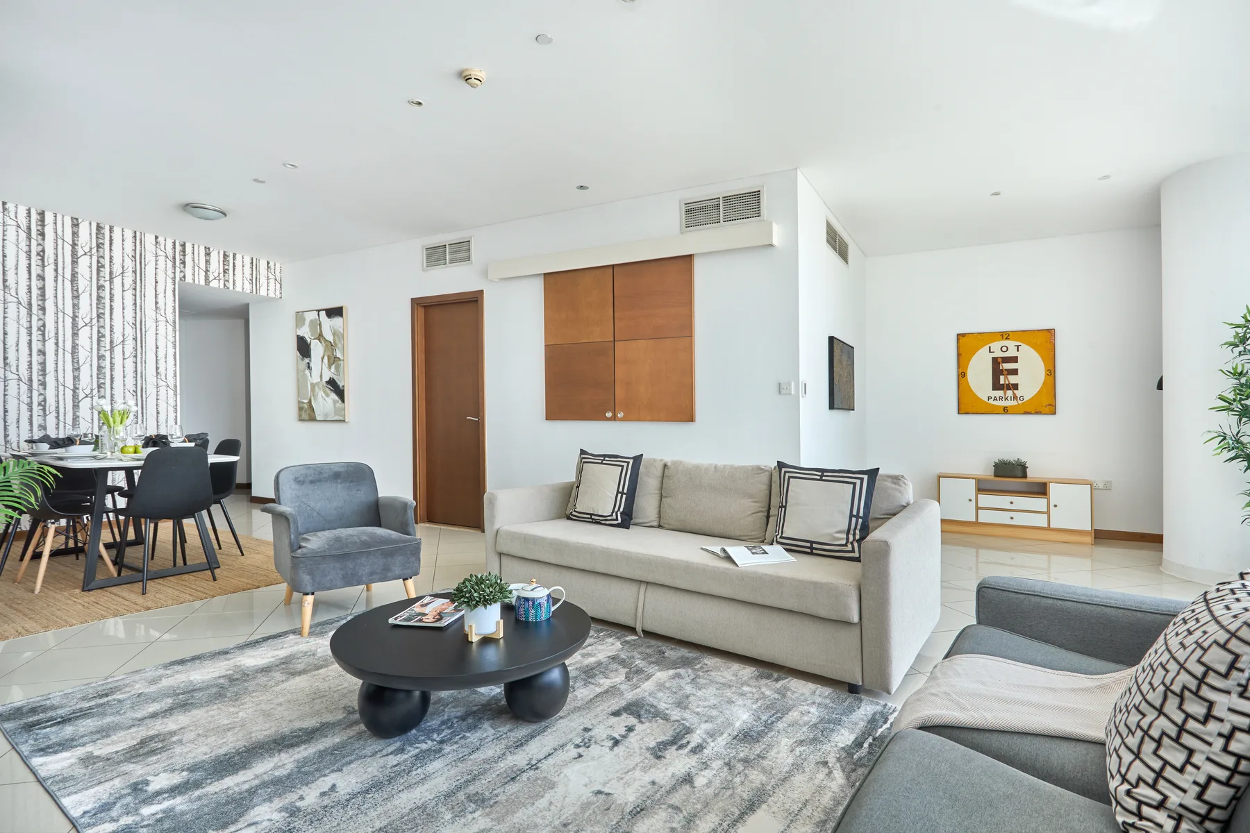 Luxurious 2BR w/ Amazing Dubai Creek Views!