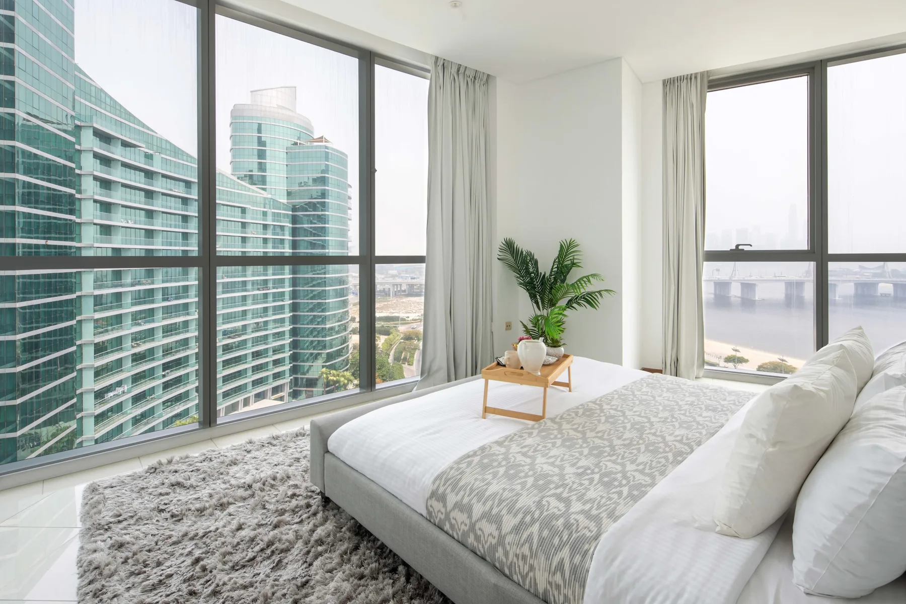 Luxurious 2BR w/ Amazing Dubai Creek Views!