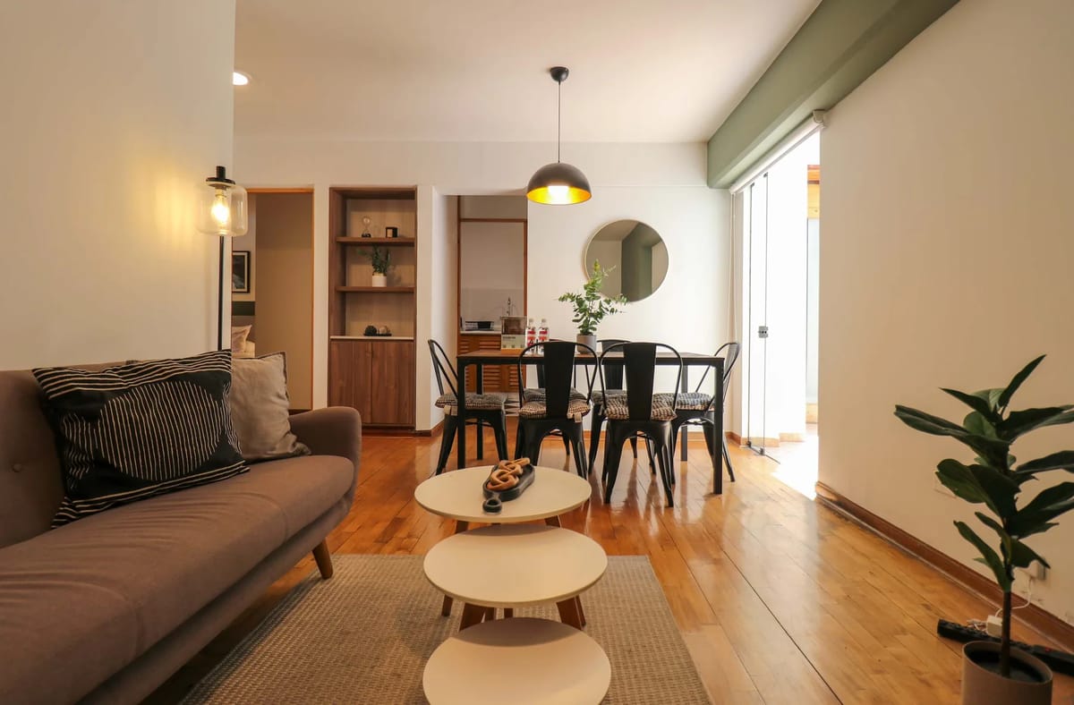 Warmwood & Bright 2BR in Miraflores