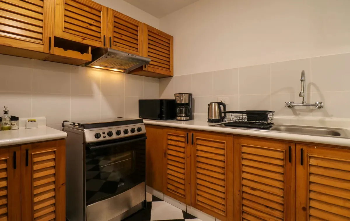 Warmwood & Bright 2BR in Miraflores