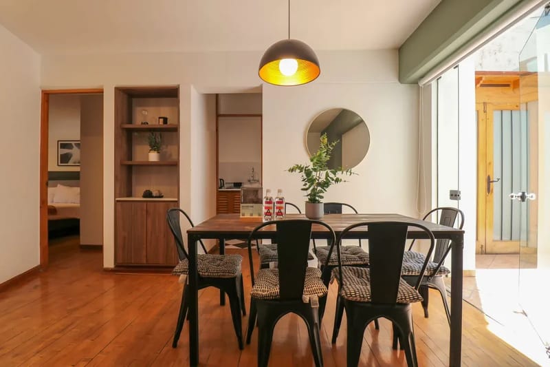 Warmwood & Bright 2BR in Miraflores