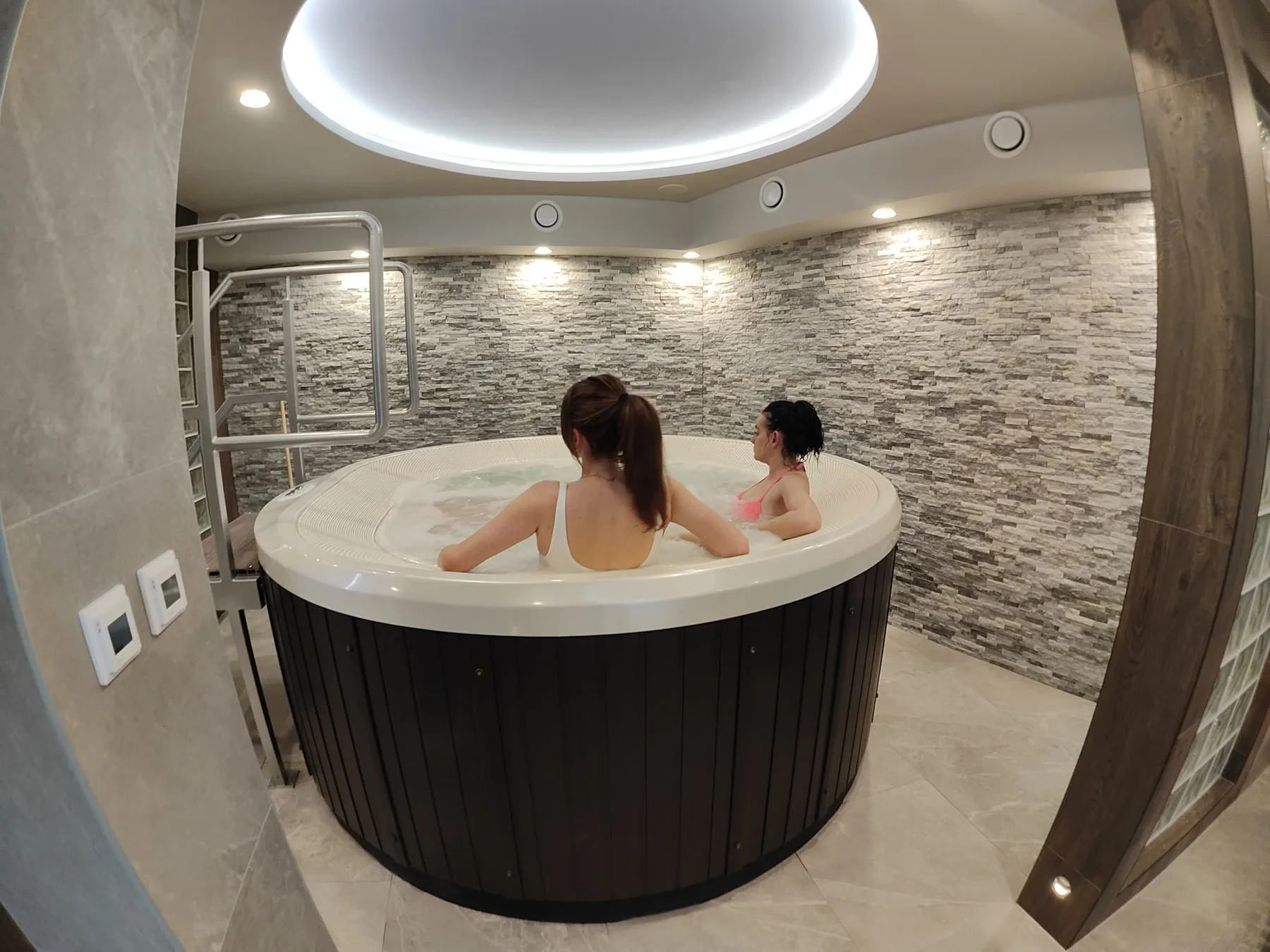Jacuzzi