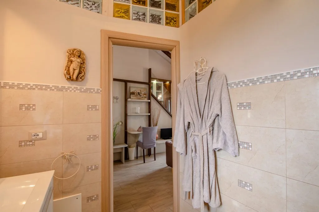 Guest-room gallery photo