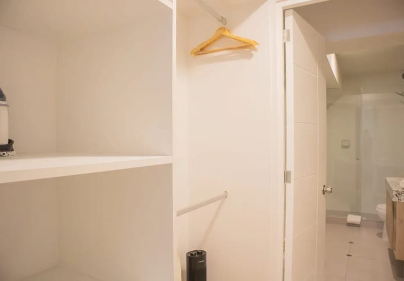 Fresh 1BR w/ Balcony in Miraflores