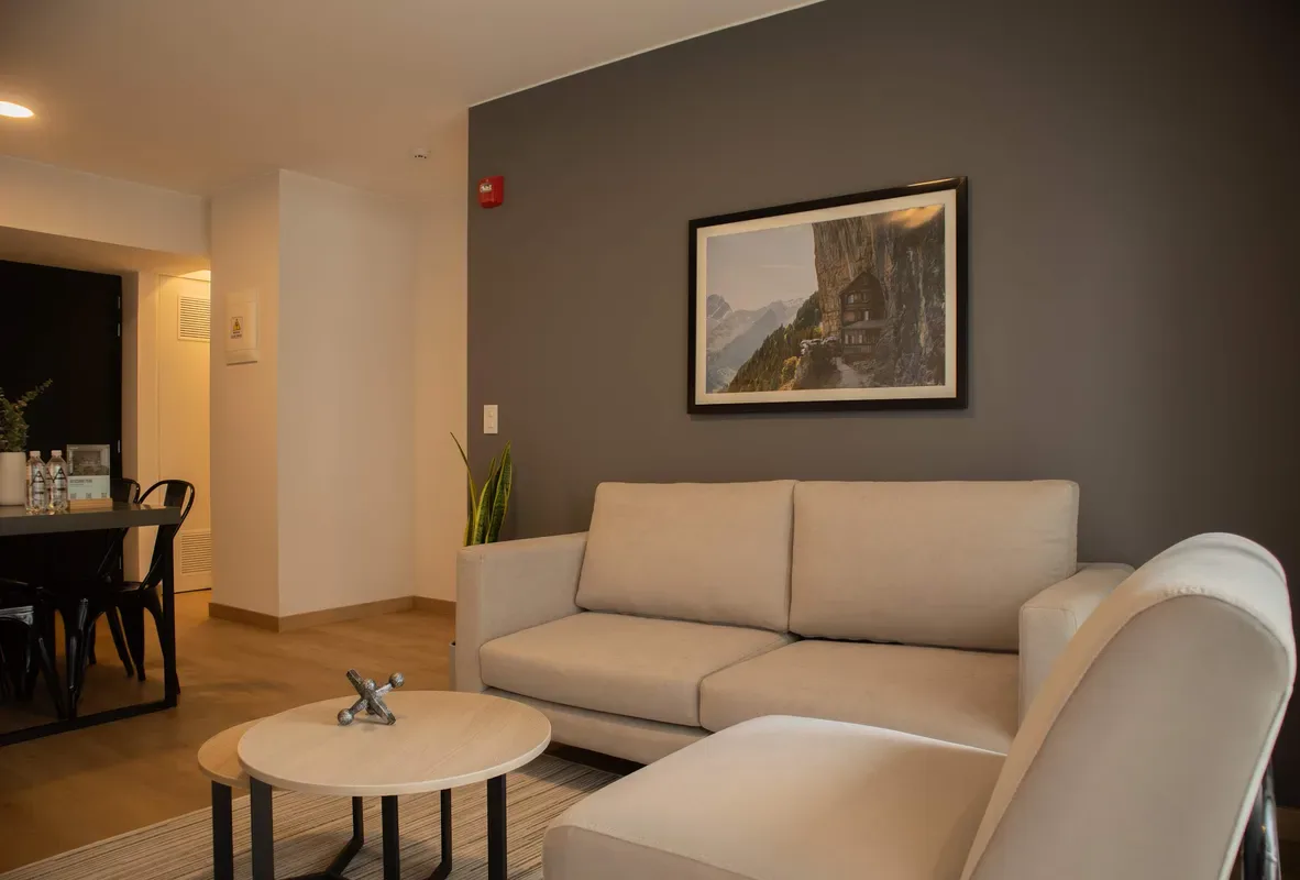 Fresh 1BR w/ Balcony in Miraflores