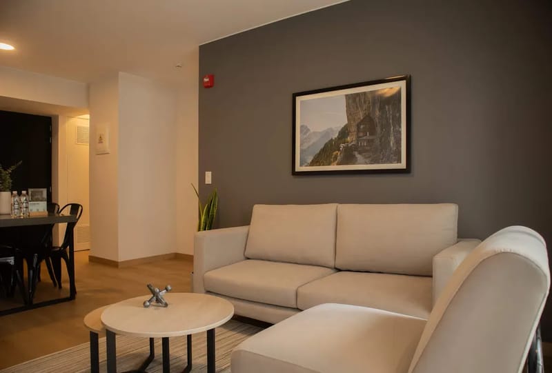 Fresh 1BR w/ Balcony in Miraflores