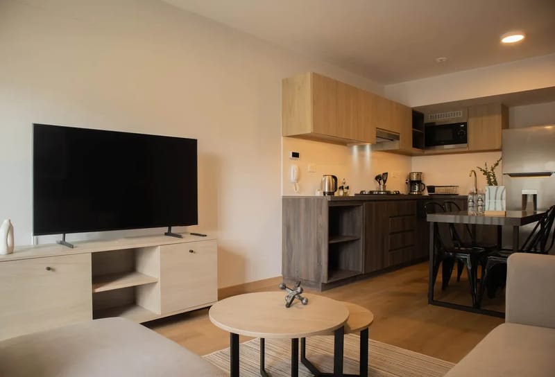 Fresh 1BR w/ Balcony in Miraflores