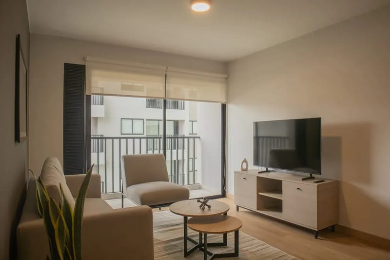 Fresh 1BR w/ Balcony in Miraflores