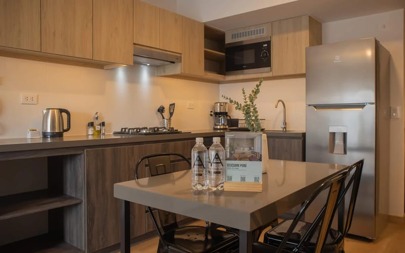 Fresh 1BR w/ Balcony in Miraflores