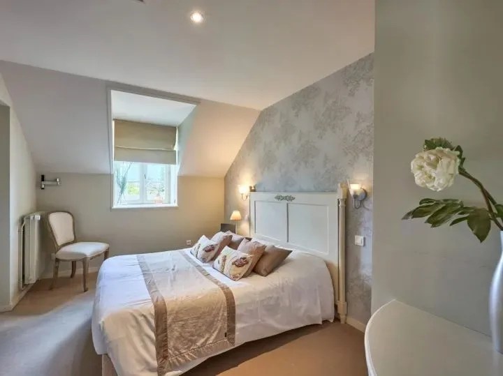 Guest rooms and suites