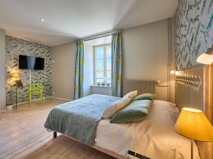 Guest rooms and suites