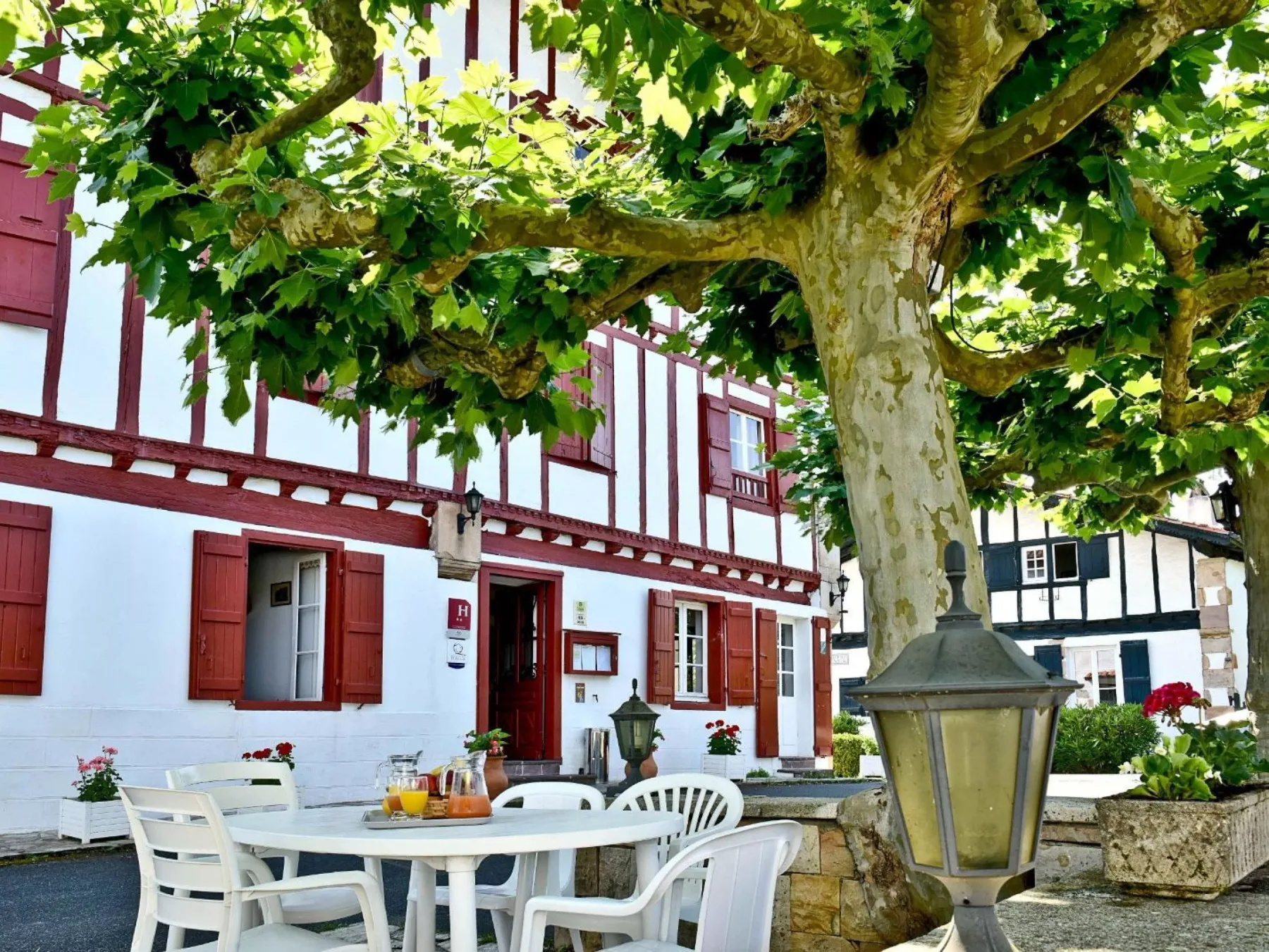 Hotel Baratxartea en Sare