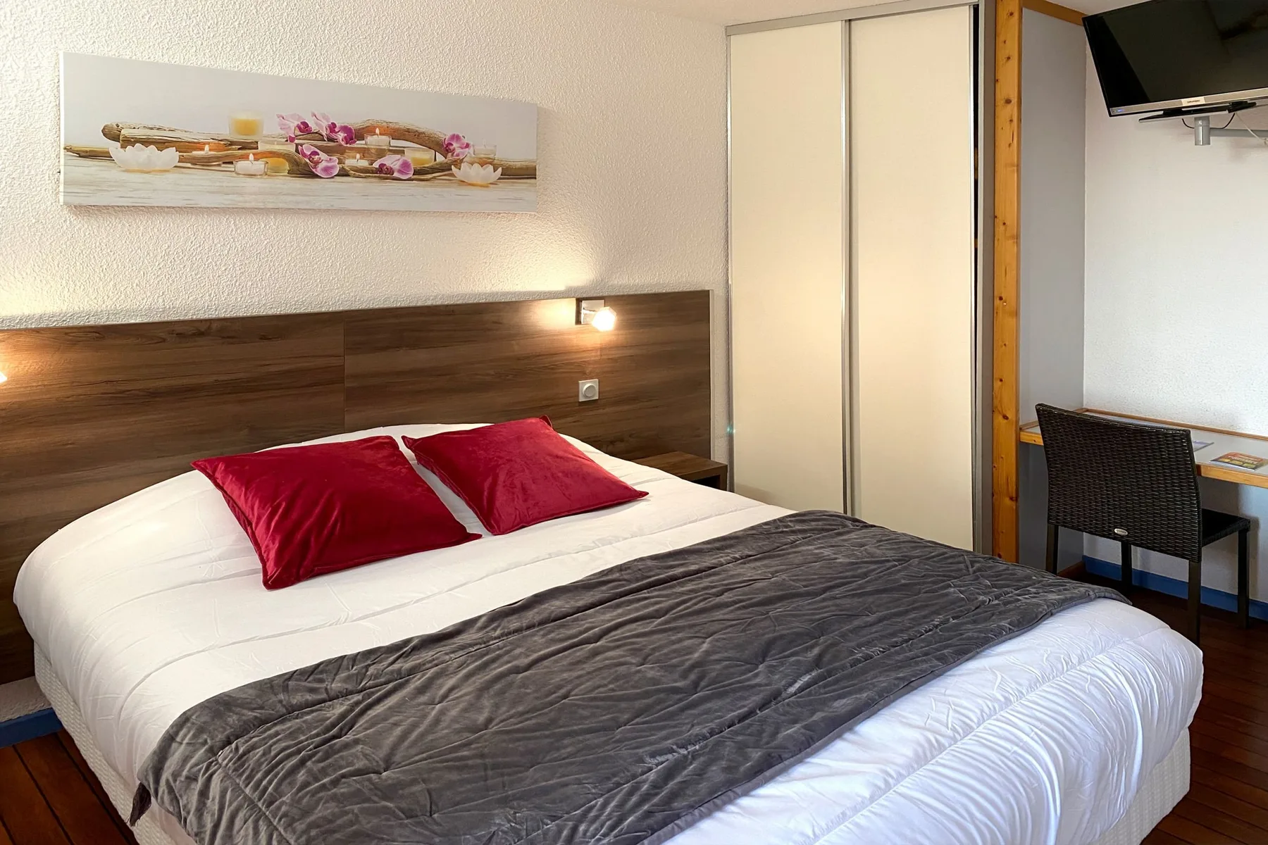 Double room with port view