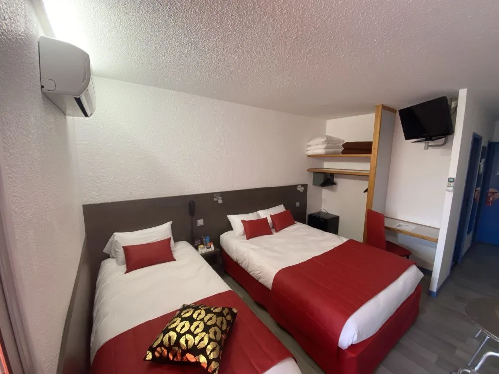 Triple room with port view
