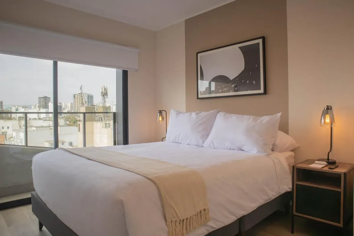 Charming 2BR w/ Balcony in Miraflores