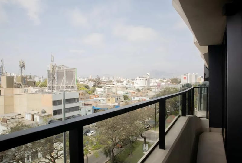 Charming 2BR w/ Balcony in Miraflores