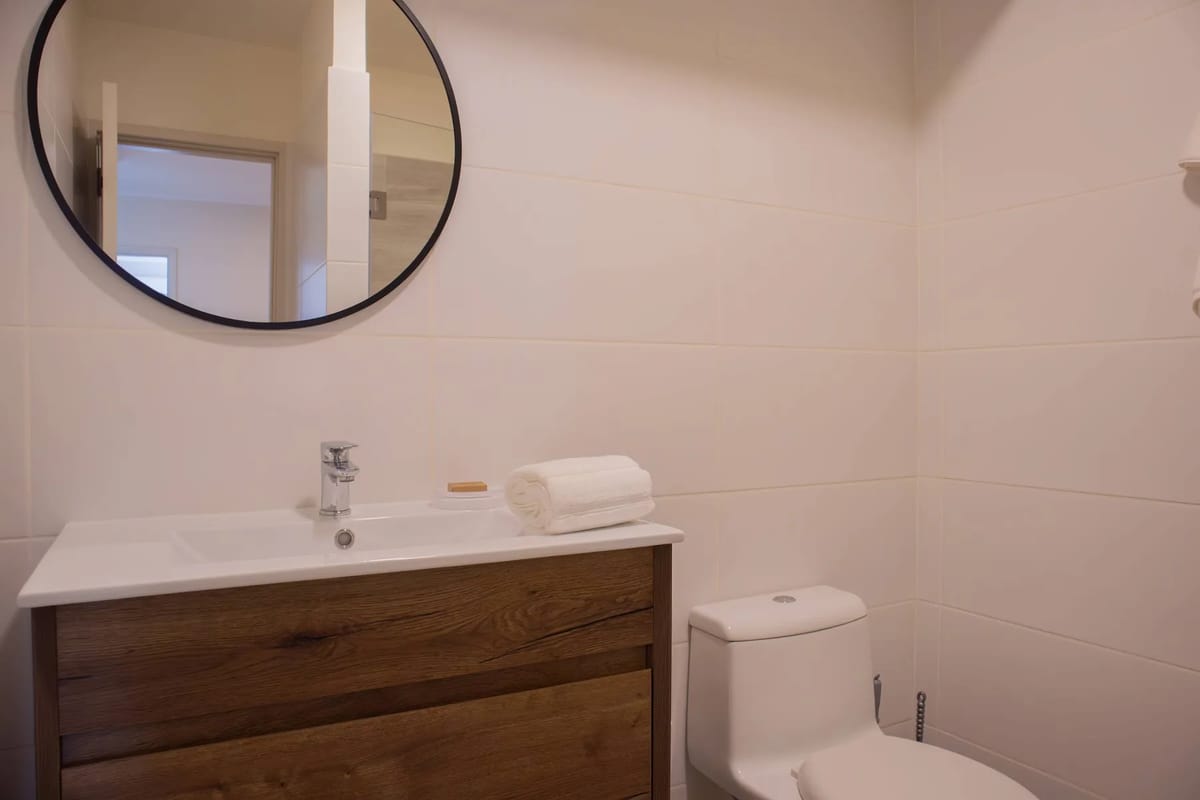 Charming 2BR w/ Balcony in Miraflores