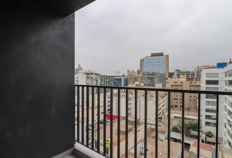 Enchanting 2BR w/ Balcony in Miraflores