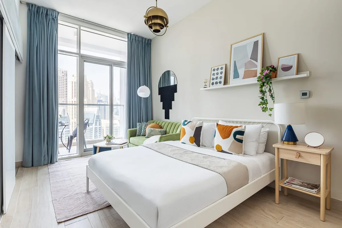Bright & Beautiful Studio w/ Amazing Marina Views!