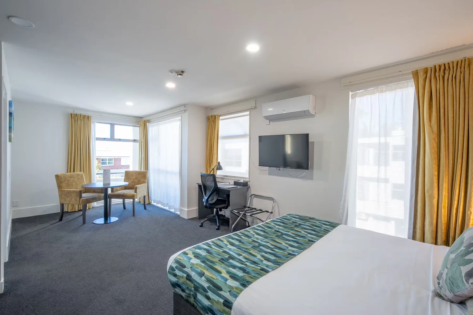 Carnmore Hotel Takapuna interior.