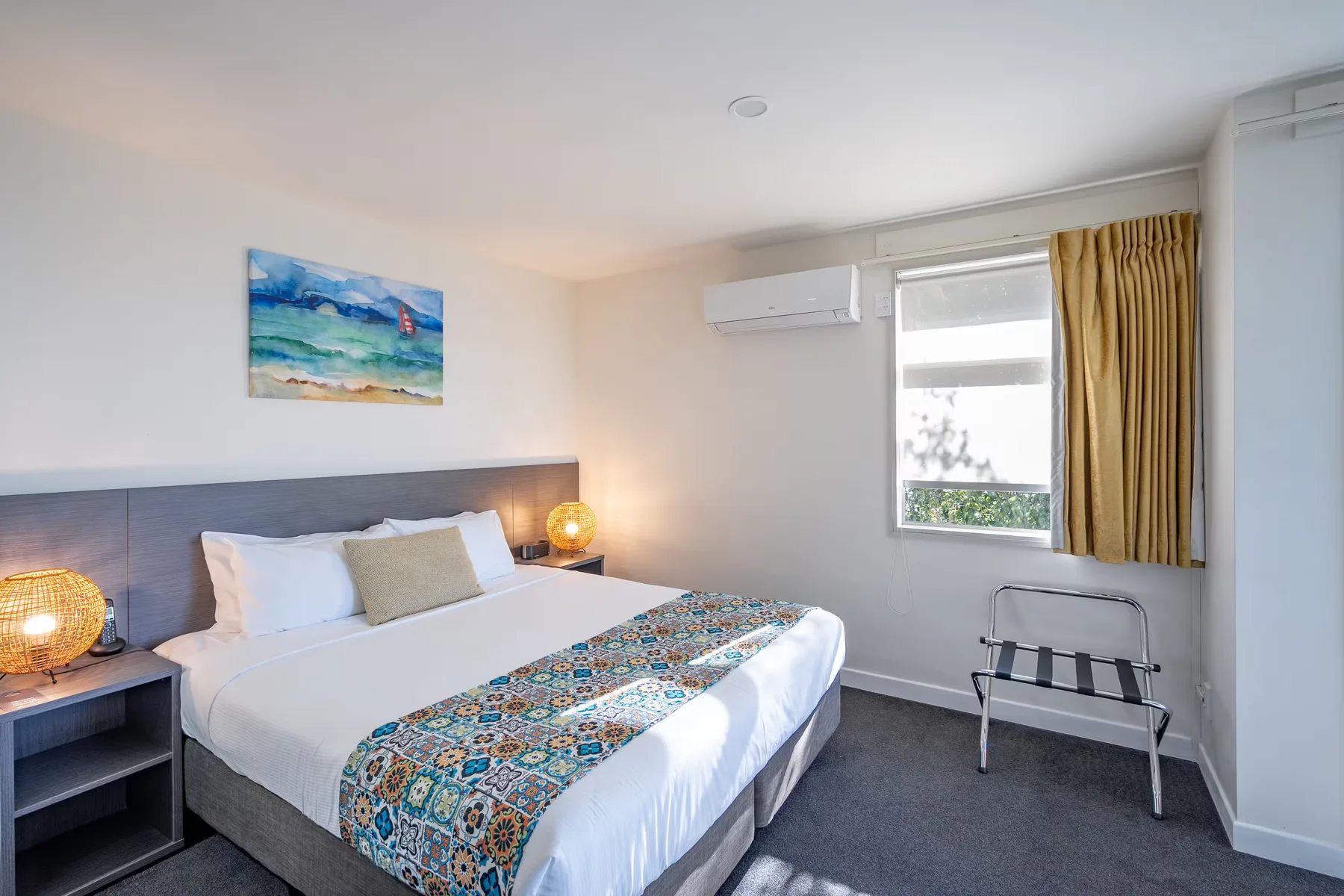 Interior del Carnmore Hotel Takapuna.