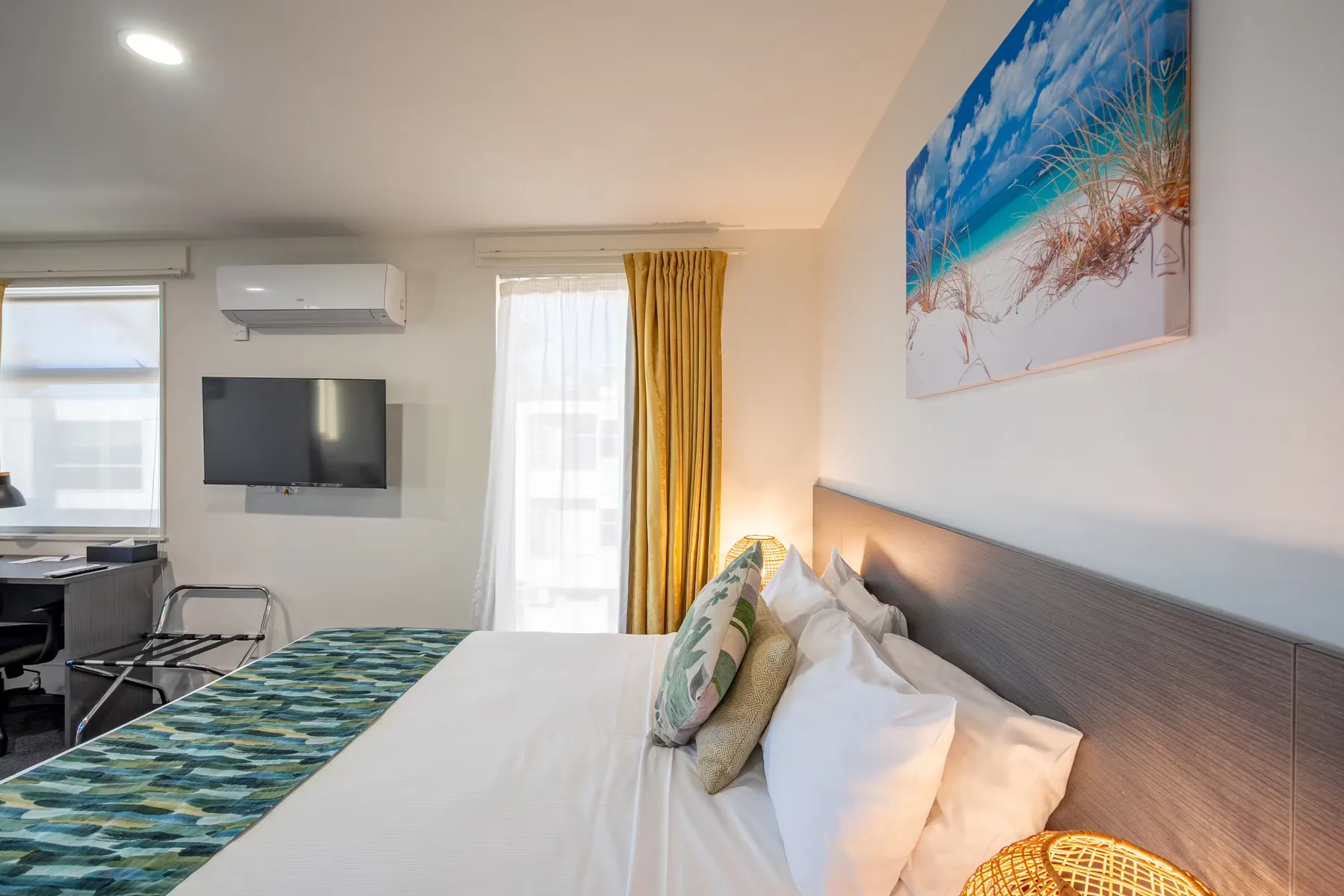 Carnmore Hotel Takapuna interior.