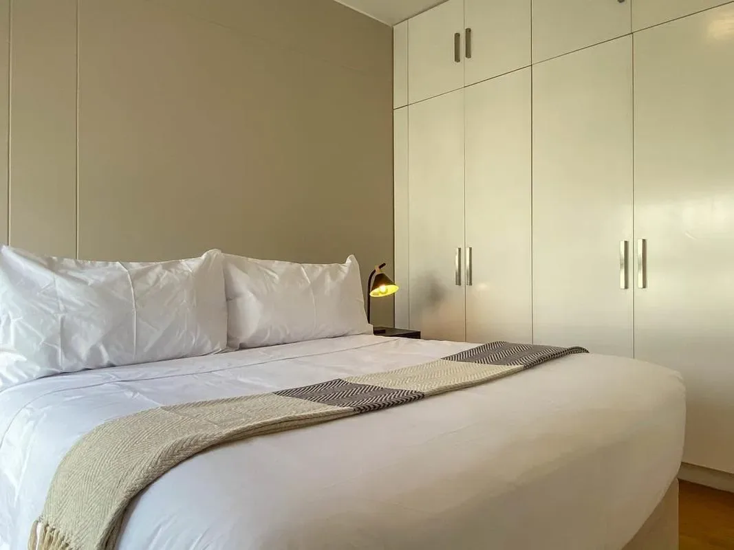 Bright 2BR Duplex with Balcony in Barranco