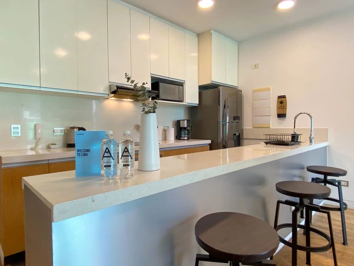 Bright 2BR Duplex with Balcony in Barranco
