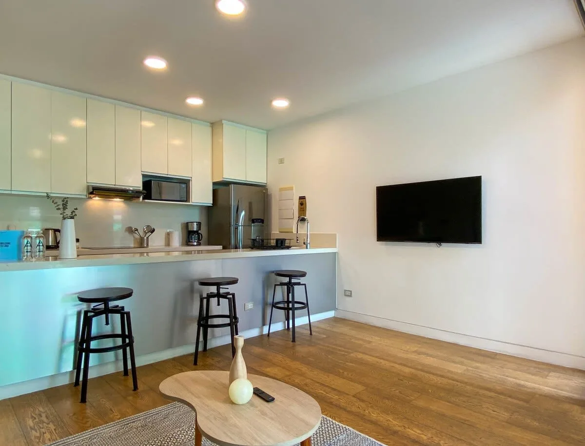 Bright 2BR Duplex with Balcony in Barranco