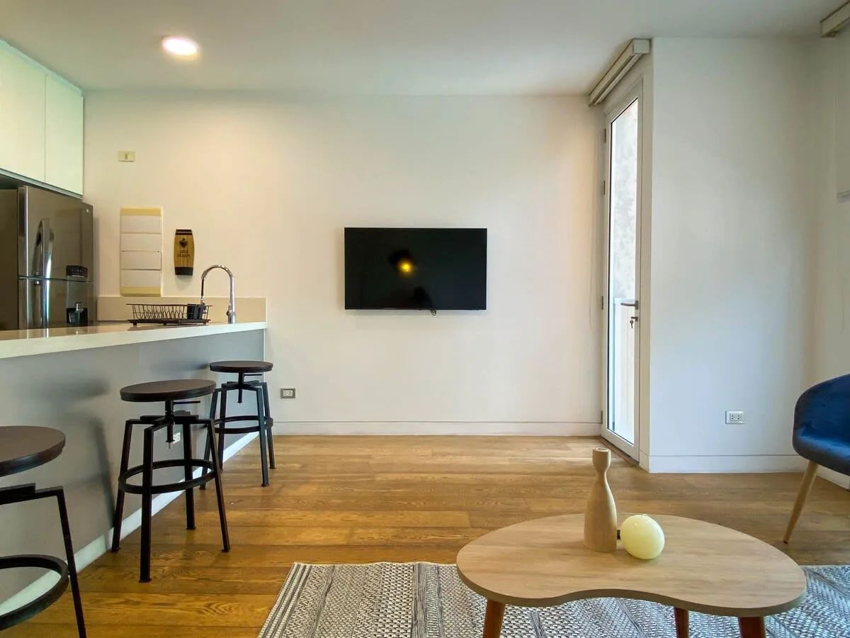 Bright 2BR Duplex with Balcony in Barranco