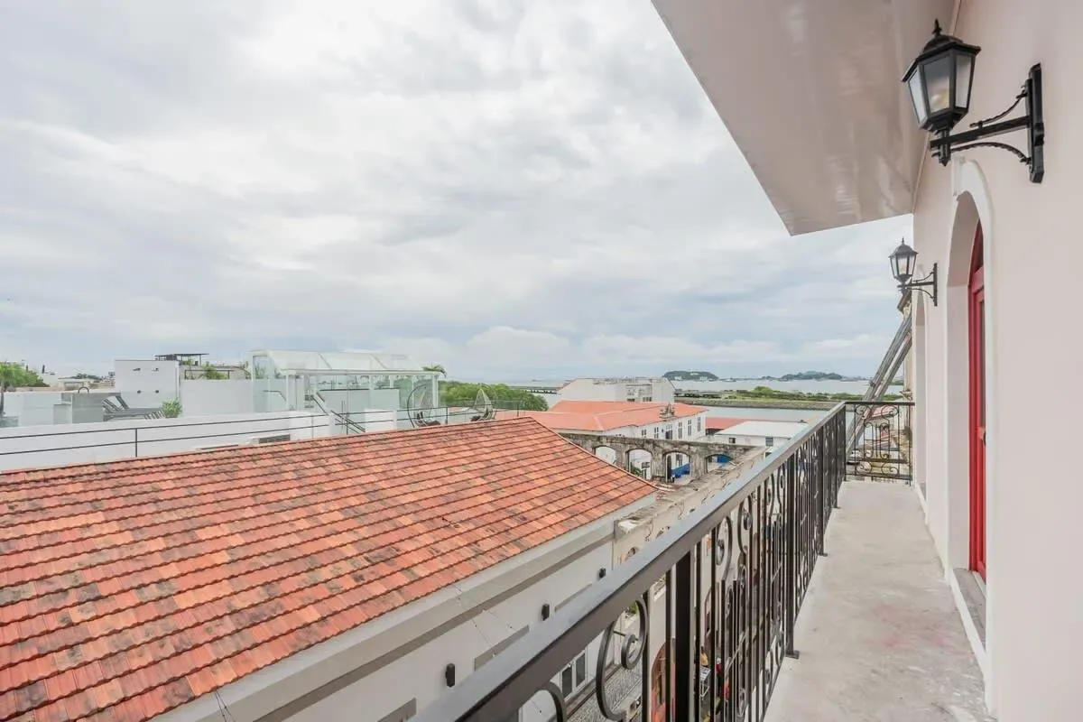 Luxury 2BR in Casco Antiguo w/ Rooftop