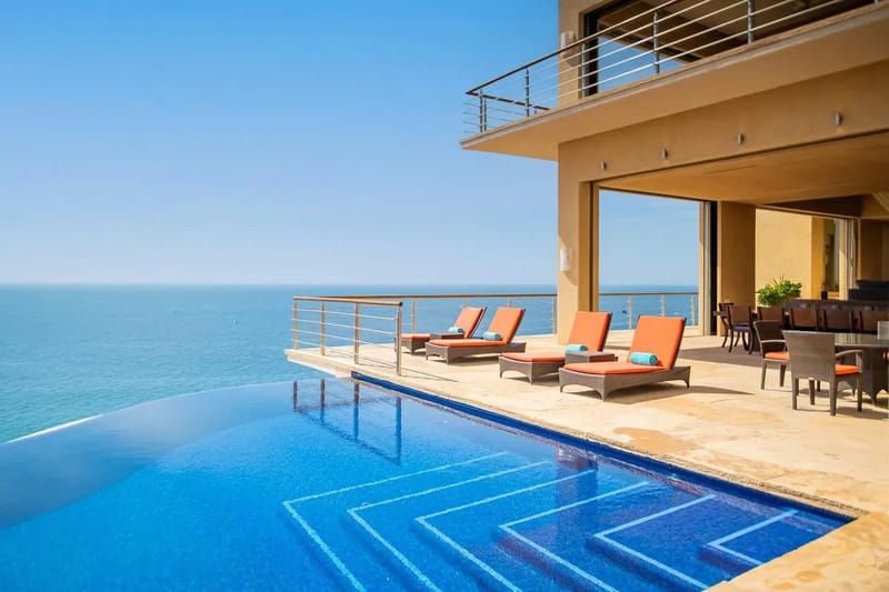 Modern 9BR Villa w/ Amazing Pool & Jacuzzi