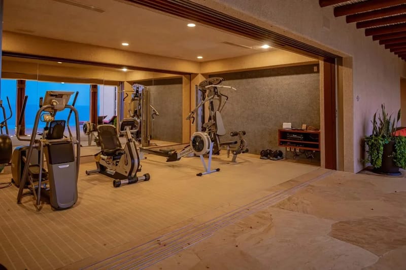 Modern 9BR Villa w/ Amazing Pool & Jacuzzi