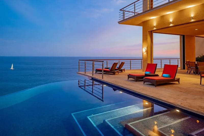 Modern 9BR Villa w/ Amazing Pool & Jacuzzi