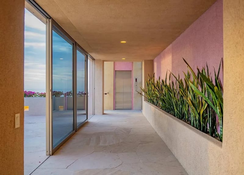 Modern 9BR Villa w/ Amazing Pool & Jacuzzi