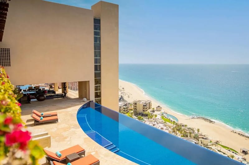 Modern 9BR Villa w/ Amazing Pool & Jacuzzi