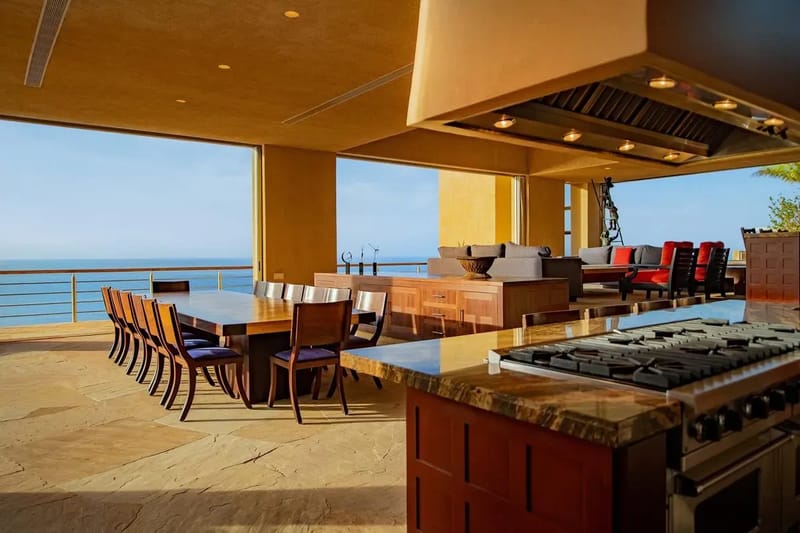 Modern 9BR Villa w/ Amazing Pool & Jacuzzi