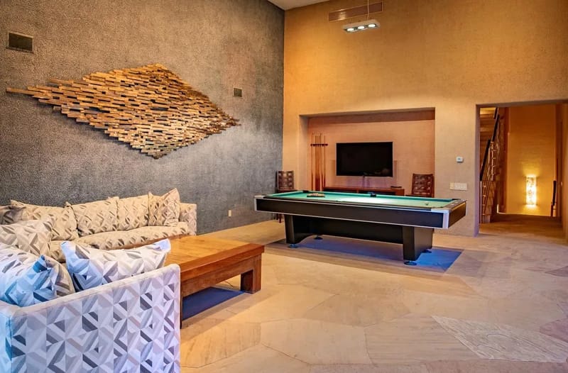 Modern 9BR Villa w/ Amazing Pool & Jacuzzi