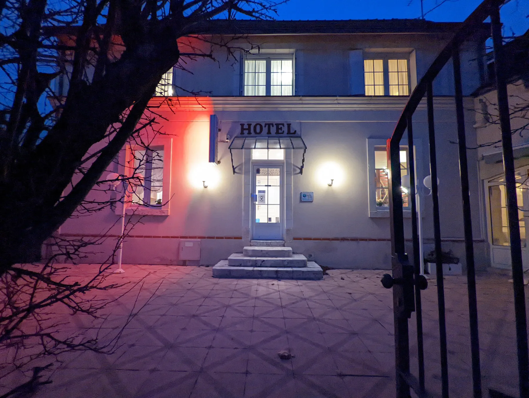 Entrada exterior del hotel