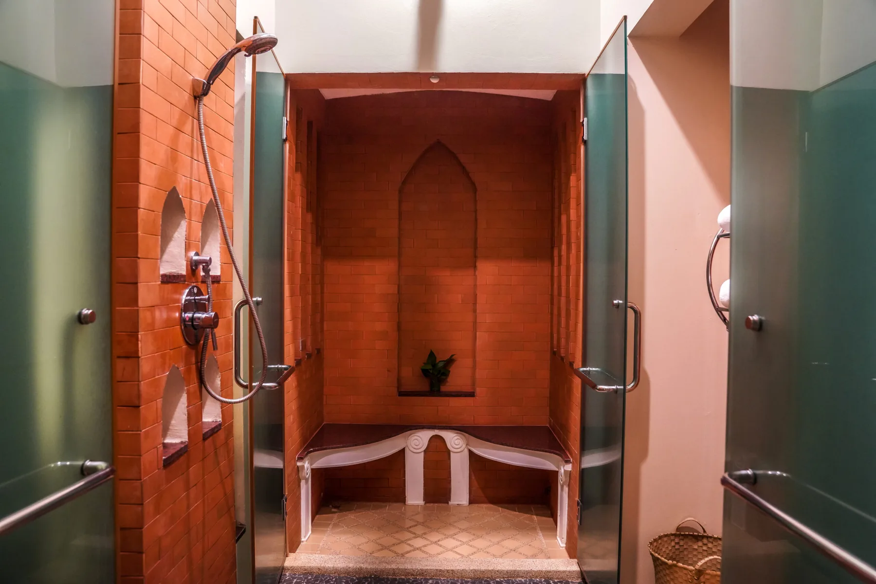 Baño con ducha de la villa