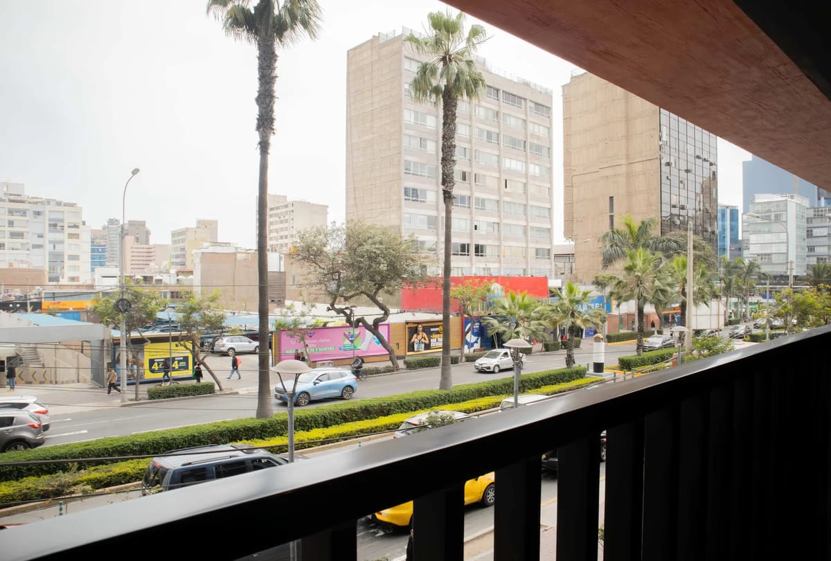 Fresh & Modern 1BR w/ Balcony in Miraflores